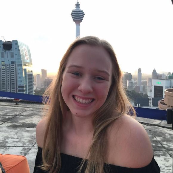 Meet your Posher, Simone - Picture 1 of 1